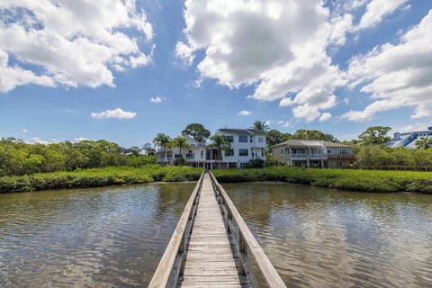 Nature meets luxury. Enjoy the serenity of the mangroves.