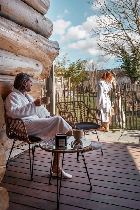 Terrasse cosy en fustes avec vue nature