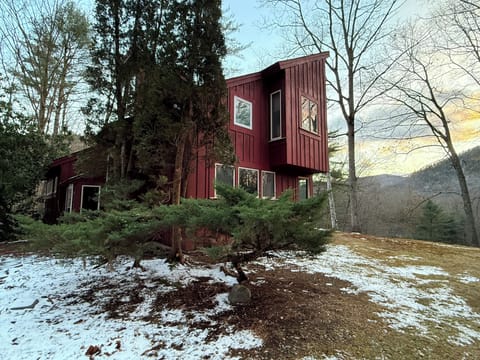 Architectural chalet offering secluded mountain privacy