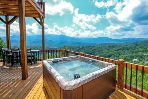 Gatlinburg Vacation Rental | 4BR | 3BA | 3,128 Sq Ft | Stairs Required