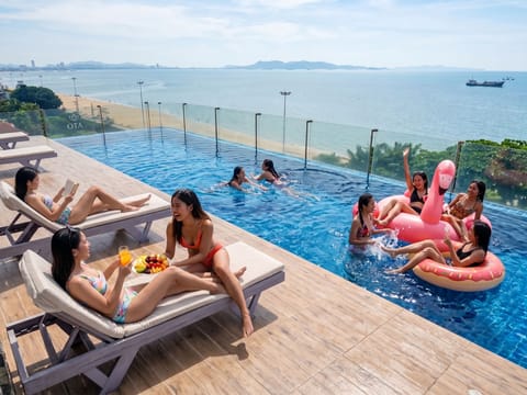 Rooftop pool