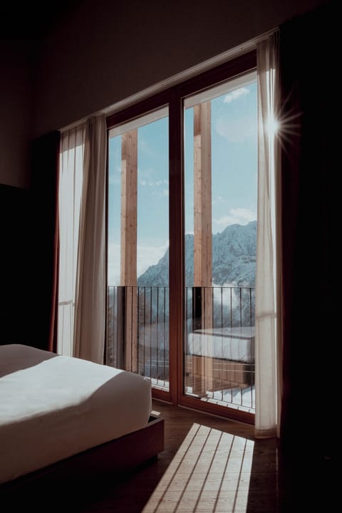 Deluxe Room | In-room safe, blackout drapes, soundproofing, iron/ironing board