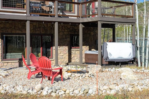 Private Hot tub and outdoor seating looking at the Slopes!