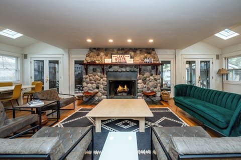 Welcome To Berrien Street Beach House!