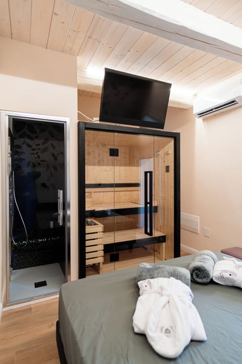 Luxury Room, Sauna | In-room safe, desk, laptop workspace, blackout drapes