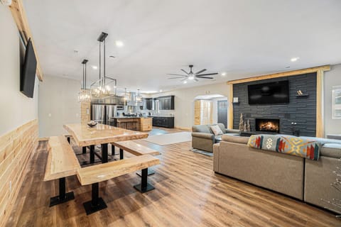 Lewiston Vacation Rental | 8BR | 7BA | 12,000 Sq Ft | Step-Free Access