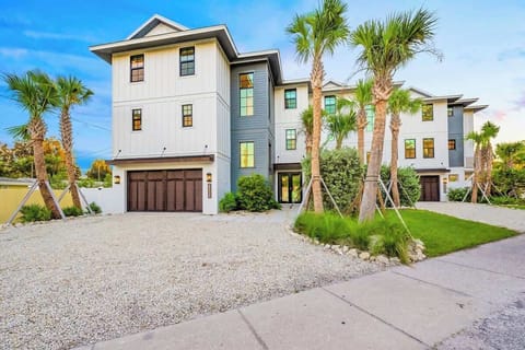 Aerial Drone - Front Elevation - Crescent Rocks Estate
