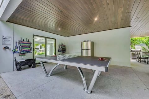House A - Covered Pool Patio - Ping Pong