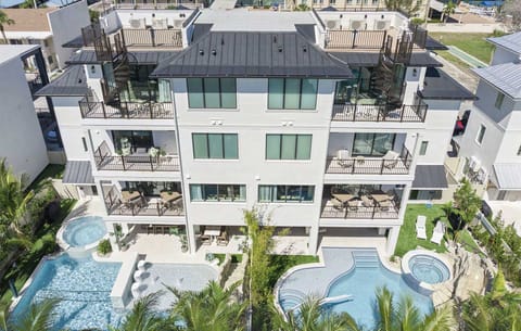 Home A & B - Aerial Drone - Resort Style Pool/Spa - Waterslide, Rope Swing - Pool Volleyball