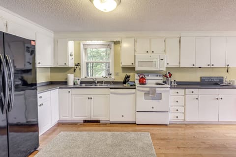 Kitchen | Cooking Basics | Drip Coffee Maker | Toaster