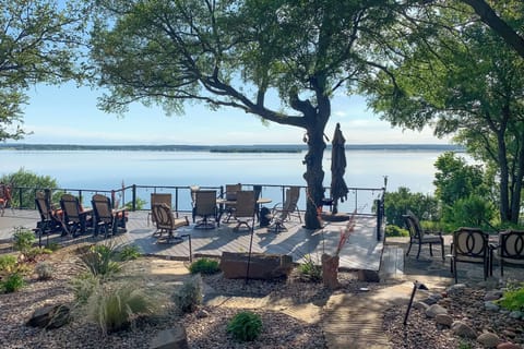 Bridgeport Vacation Rental | 4BR | 3.5BA | Stairs Required | 3,800 Sq Ft