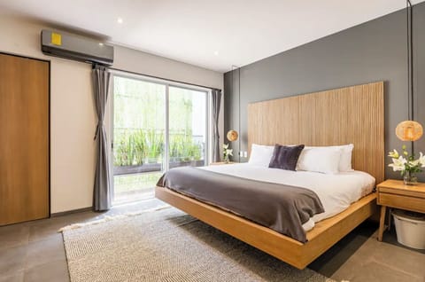 Deluxe Apartment | Iron/ironing board, free WiFi