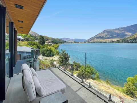 Sip your morning coffee on the balcony, soak in the calm, and watch the light dance across the water. This is effortless Queenstown living at its finest — peaceful, private, and unforgettable.