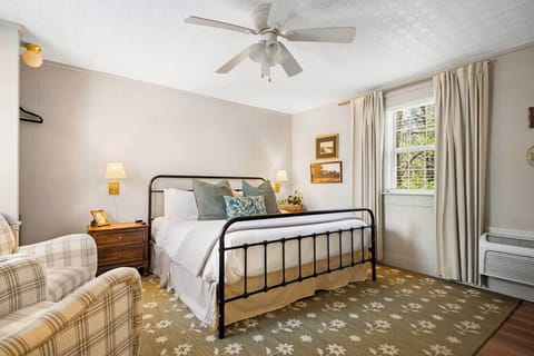 Glenn Falls Room | Lookout Mountain Inn