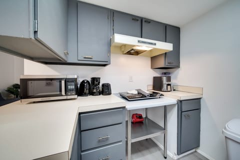 Kitchenette | 2-Burner Hot Plate | Drip Coffee Pot | Air Fryer | Dishwasher