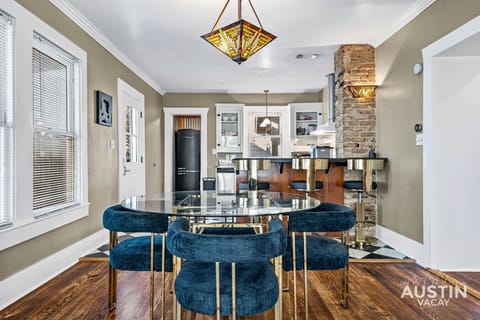 Breakfast with a view—swivel from coffee to couch in one spin.