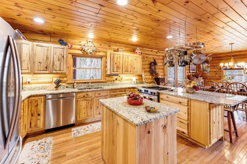 House (3 Bedrooms) | Interior