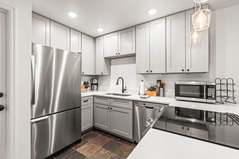 Ski Team 1 - Kitchen