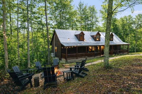 Welcome to Towerwood, a 3B2B private cabin in RRG, ready to make memories!