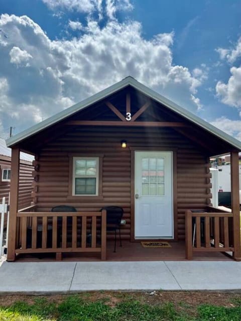 Picture-perfect cabin living from the moment you arrive.