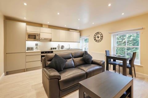 Ross' View, Second Floor Apartment 4, Whitby - Host & Stay