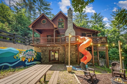 Welcome to The Reverie - your family's favorite cabin in North Georgia!