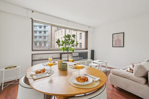 City Apartment, 1 Double Bed with Sofa bed, Non Smoking, Garden View | Living area | 40-inch Smart TV with satellite channels
