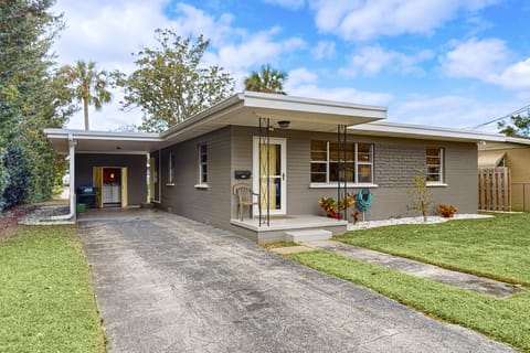 Welcome to your charming coastal beach house featuring private parking, a covered carport, and a spacious yard. Just a short drive from the beach, it's the perfect home base for a relaxing and memorable beach stay.