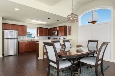 CB44: Rhapsody in Blue | TL Dining and Kitchen Areas