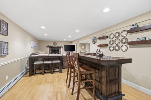 Spacious lower-level lounge