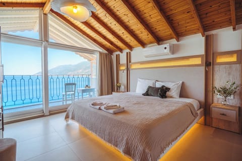 Panoramic Room, 1 Double Bed, Balcony, Sea View | WiFi (free), bed sheets