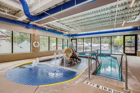 Studio | Pool