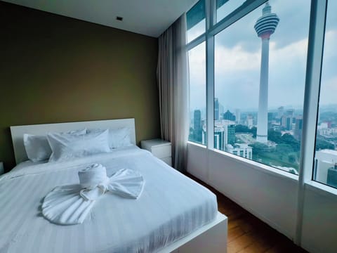 Standard Apartment, City View | Premium bedding, down comforters, pillowtop beds, laptop workspace