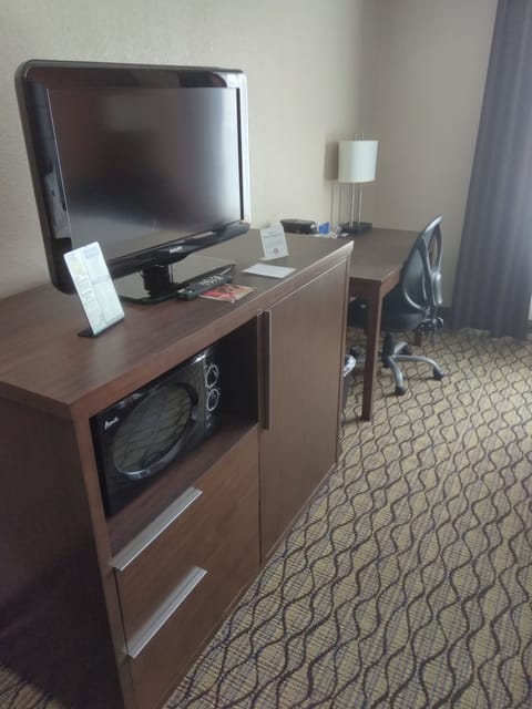 Room, 2 Double Beds, Accessible, Non Smoking (Mobility Accessible) | Premium bedding, in-room safe, desk, laptop workspace