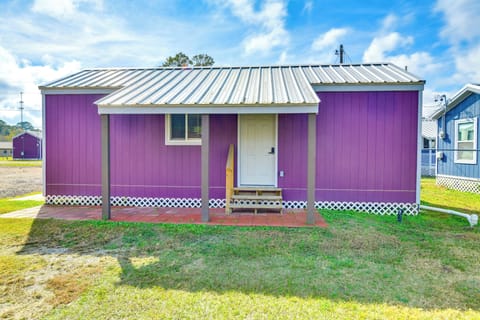 Picayune Vacation Rental | 2BR | 1BA | 384 Sq Ft | 3 Steps to Enter