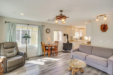 Avalon Vacation Rental | 2BR | 2BA | Steps to Enter | 800 Sq Ft