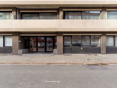 Interior Design, Wall, Flooring, Wood, Ceiling, Furniture, Floor, Room, Lighting, Apartment