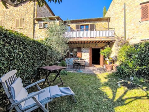 House, Shrub, Residential Area, Door, Home, Garden, Outdoor Furniture, Cottage, Flowerpot