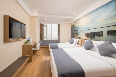 Family Triple Room | Premium bedding, memory foam beds, desk, laptop workspace