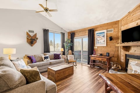 Indoors, Furniture, Living Room, Coffee Table, Table