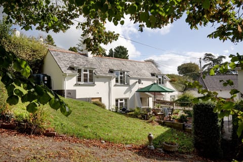 Ashford Holt House, Barnstaple: Escape to this charming and homely cottage overlooking the beautiful North Devon countryside