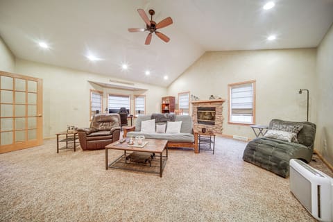 House (4 Bedrooms) | Interior