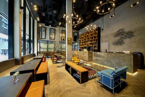 Lobby lounge