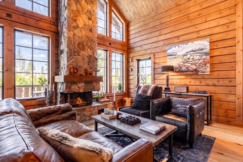 Standard House, 4 Bedrooms, 2 Bathrooms (Idre Luxury Chalet Winter Haven /w) | Living area | Smart TV