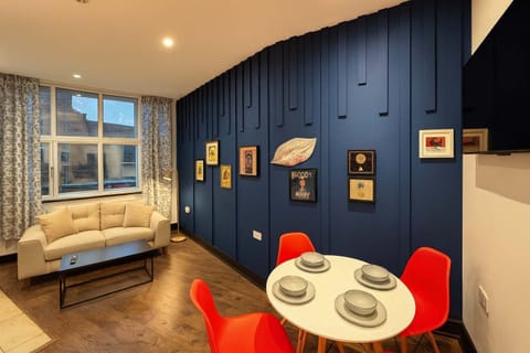 Vibrant colours and Wall Art to enhance dining and relaxation