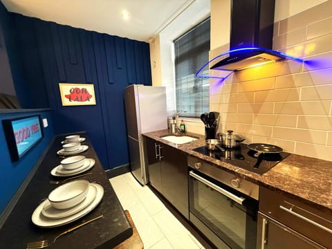 Fully equipped kitchen with everything you need to fix up a quick snack or prepare a full meal