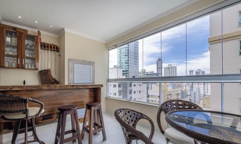 Basic Apartment | Dining