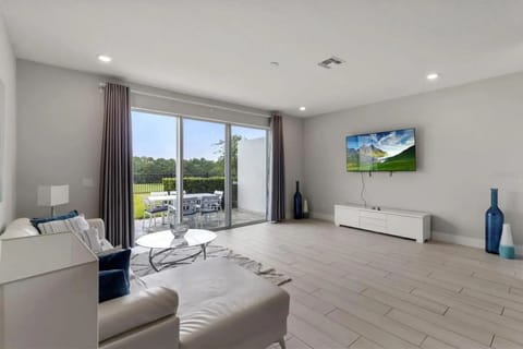 Communal lounge / TV room,Living Room