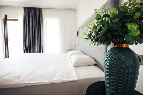 In-room safe, free WiFi