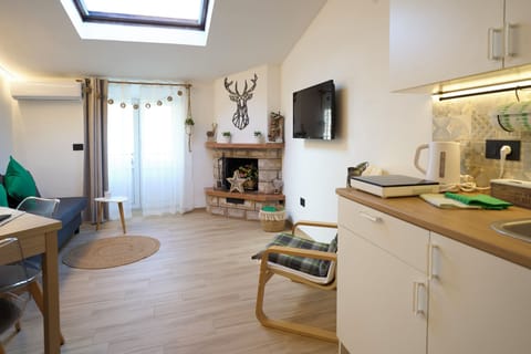 House, Balcony, Mountain View | Private kitchen